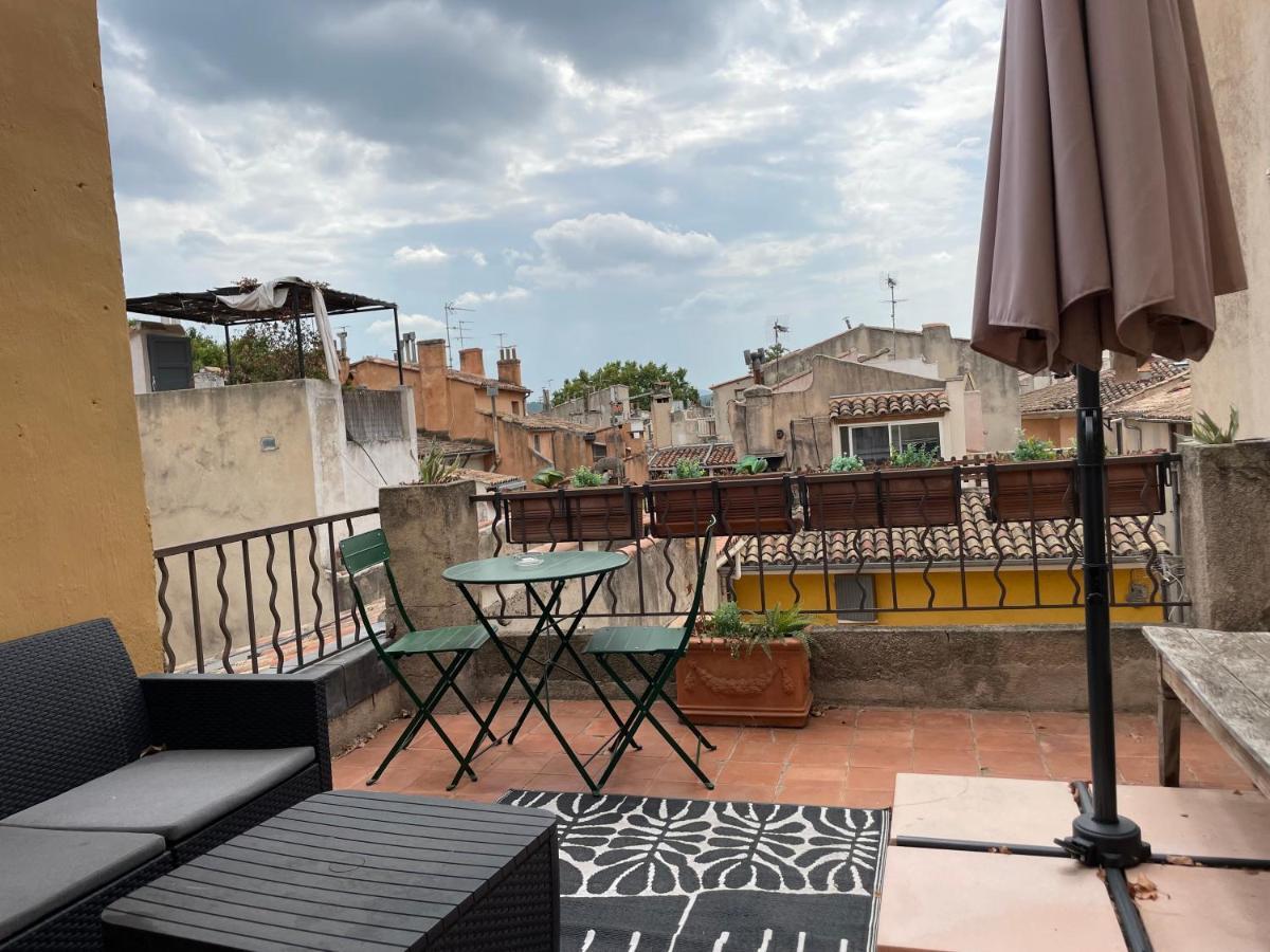 Une Terrasse Sur Les Toits Aix-en-Provence Exteriér fotografie